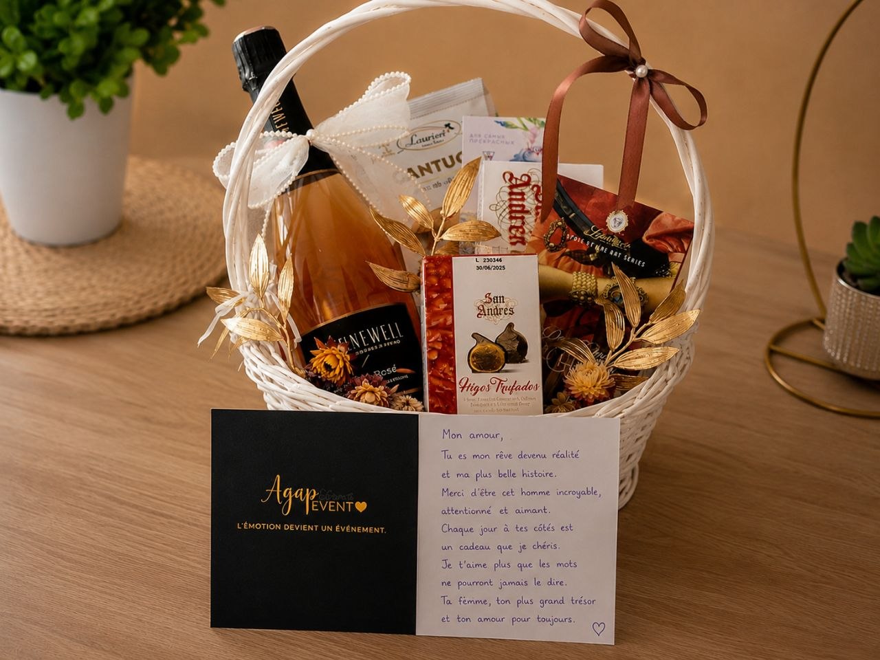 Panier cadeau personnalisé et élégant conçu par AGAP EVENT pour surprise romantique et anniversaire.